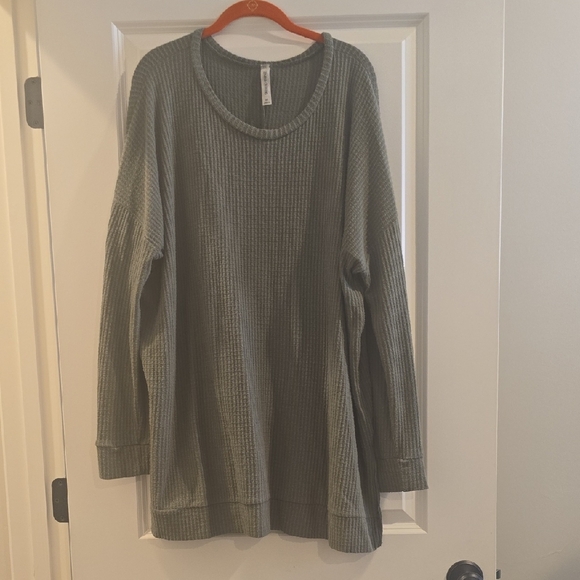 Zenana Outfitters Sage Green Crew Neck Top - Picture 1 of 1